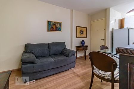 Sala de apartamento para alugar com 2 quartos, 65m² em Anil, Rio de Janeiro