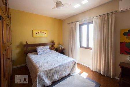 Suíte de casa à venda com 3 quartos, 192m² em Jardim das Acácias, São Paulo