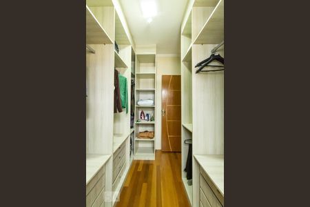 Casa para alugar com 350m², 3 quartos e 6 vagasCloset do quarto