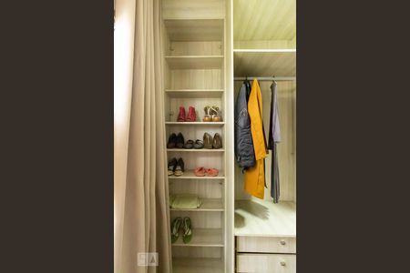 Casa para alugar com 350m², 3 quartos e 6 vagasCloset do quarto