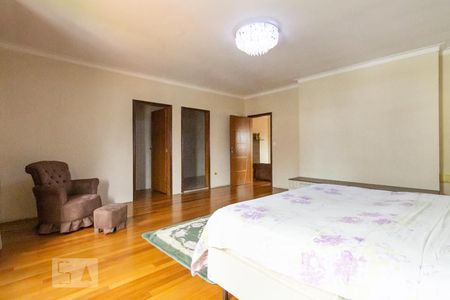 Casa para alugar com 350m², 3 quartos e 6 vagasQuarto 1