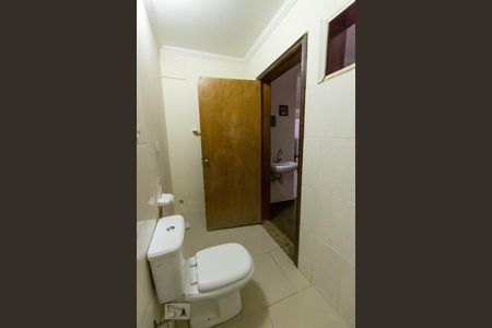 Casa para alugar com 350m², 3 quartos e 6 vagasBanheiro de Serviço