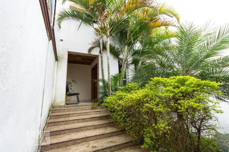 Casa para alugar com 350m², 3 quartos e 6 vagasEntrada