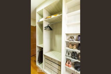 Casa para alugar com 350m², 3 quartos e 6 vagasCloset do quarto