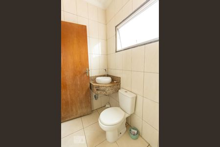 Casa para alugar com 350m², 3 quartos e 6 vagasBanheiro do Quarto 2