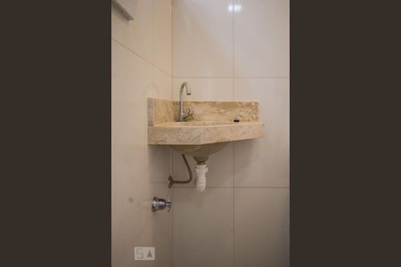Banheiro de casa para alugar com 1 quarto, 27m² em Jardim Bela Vista, Campinas