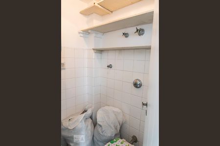 Apartamento à venda com 90m², 3 quartos e 2 vagas Apartamento à venda com 90m², 3 quartos e 2 vagasBanheiro de serviço