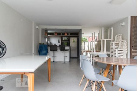 Apartamento à venda com 90m², 3 quartos e 2 vagas Apartamento à venda com 90m², 3 quartos e 2 vagasSalão de festas
