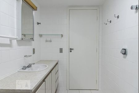 Apartamento à venda com 90m², 3 quartos e 2 vagas Apartamento à venda com 90m², 3 quartos e 2 vagasBanheiro