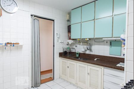 Apartamento à venda com 90m², 3 quartos e 2 vagas Apartamento à venda com 90m², 3 quartos e 2 vagasCozinha