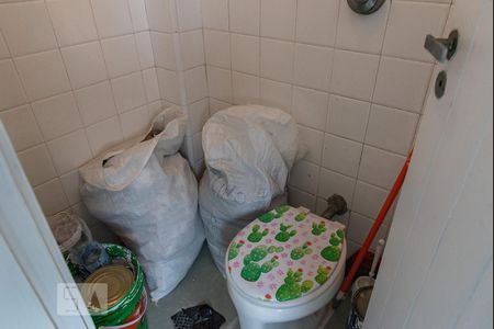 Apartamento à venda com 90m², 3 quartos e 2 vagas Apartamento à venda com 90m², 3 quartos e 2 vagasBanheiro de serviço