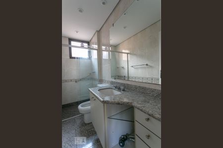Apartamento para alugar com 138m², 4 quartos e 2 vagas Apartamento para alugar com 138m², 4 quartos e 2 vagasBanheiro da Suíte
