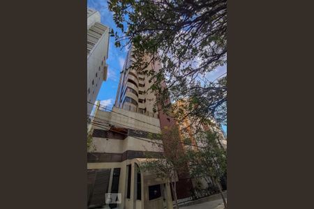 Apartamento para alugar com 138m², 4 quartos e 2 vagas Apartamento para alugar com 138m², 4 quartos e 2 vagasFachada