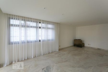Apartamento para alugar com 138m², 4 quartos e 2 vagas Apartamento para alugar com 138m², 4 quartos e 2 vagasSala