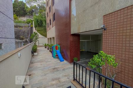 Apartamento para alugar com 138m², 4 quartos e 2 vagas Apartamento para alugar com 138m², 4 quartos e 2 vagasÁrea Comum - Playground