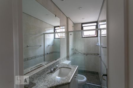 Apartamento para alugar com 138m², 4 quartos e 2 vagas Apartamento para alugar com 138m², 4 quartos e 2 vagasBanheiro