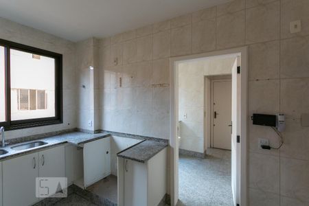 Apartamento para alugar com 138m², 4 quartos e 2 vagas Apartamento para alugar com 138m², 4 quartos e 2 vagasCozinha