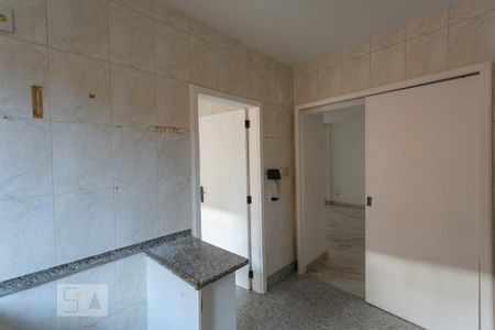 Apartamento para alugar com 138m², 4 quartos e 2 vagas Apartamento para alugar com 138m², 4 quartos e 2 vagasCozinha