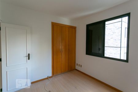 Apartamento para alugar com 138m², 4 quartos e 2 vagas Apartamento para alugar com 138m², 4 quartos e 2 vagasQuarto 3