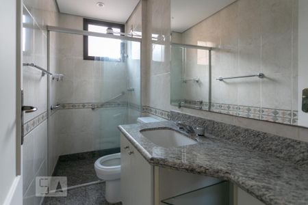 Apartamento para alugar com 138m², 4 quartos e 2 vagas Apartamento para alugar com 138m², 4 quartos e 2 vagasBanheiro da Suíte
