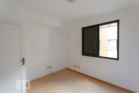 Apartamento para alugar com 138m², 4 quartos e 2 vagas Apartamento para alugar com 138m², 4 quartos e 2 vagasQuarto 2