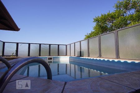 Casa à venda com 237m², 3 quartos e 2 vagasPiscina