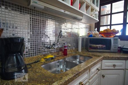 Casa à venda com 237m², 3 quartos e 2 vagasCozinha