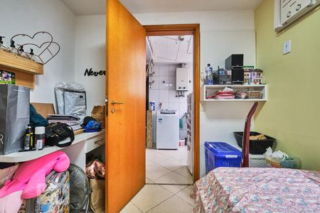 Apartamento à venda com 157m², 3 quartos e 2 vagas Apartamento à venda com 157m², 3 quartos e 2 vagasQuarto de Serviço