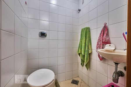 Apartamento à venda com 157m², 3 quartos e 2 vagas Apartamento à venda com 157m², 3 quartos e 2 vagasBanheiro de Serviço