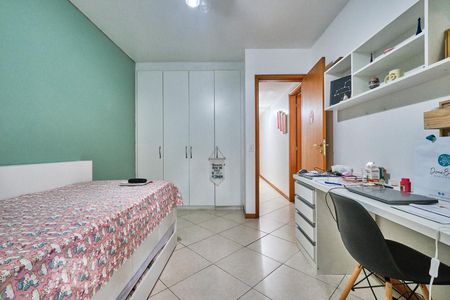 Apartamento à venda com 157m², 3 quartos e 2 vagas Apartamento à venda com 157m², 3 quartos e 2 vagasQuarto 3