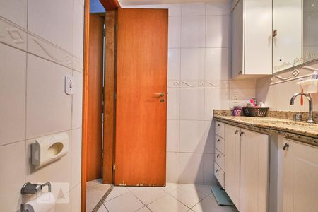 Apartamento à venda com 157m², 3 quartos e 2 vagas Apartamento à venda com 157m², 3 quartos e 2 vagasBanheiro Suíte 1