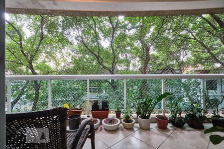 Apartamento à venda com 157m², 3 quartos e 2 vagas Apartamento à venda com 157m², 3 quartos e 2 vagasQuarto 3 Vista