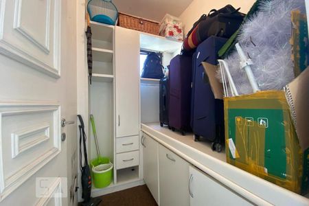 Apartamento à venda com 173m², 3 quartos e 3 vagas Apartamento à venda com 173m², 3 quartos e 3 vagasQuarto de Serviço