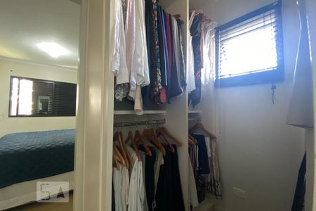 Apartamento à venda com 173m², 3 quartos e 3 vagas Apartamento à venda com 173m², 3 quartos e 3 vagasCloset da suíte 1