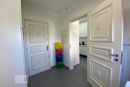 Apartamento à venda com 173m², 3 quartos e 3 vagas Apartamento à venda com 173m², 3 quartos e 3 vagasÁrea de Serviço