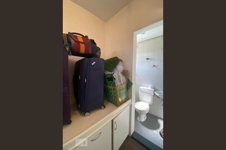 Apartamento à venda com 173m², 3 quartos e 3 vagas Apartamento à venda com 173m², 3 quartos e 3 vagasQuarto de Serviço