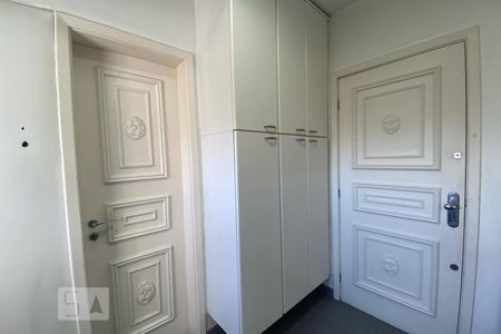 Apartamento à venda com 173m², 3 quartos e 3 vagas Apartamento à venda com 173m², 3 quartos e 3 vagasÁrea de Serviço