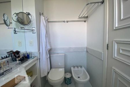 Apartamento à venda com 173m², 3 quartos e 3 vagas Apartamento à venda com 173m², 3 quartos e 3 vagasBanheiro da Suíte 1