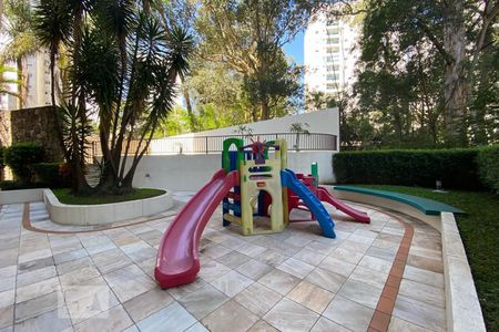 Apartamento à venda com 173m², 3 quartos e 3 vagas Apartamento à venda com 173m², 3 quartos e 3 vagasÁrea Comum - Playground