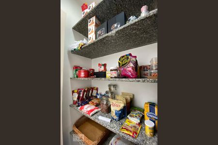 Apartamento à venda com 173m², 3 quartos e 3 vagas Apartamento à venda com 173m², 3 quartos e 3 vagasDespensa