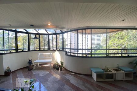 Apartamento à venda com 173m², 3 quartos e 3 vagas Apartamento à venda com 173m², 3 quartos e 3 vagasSacada