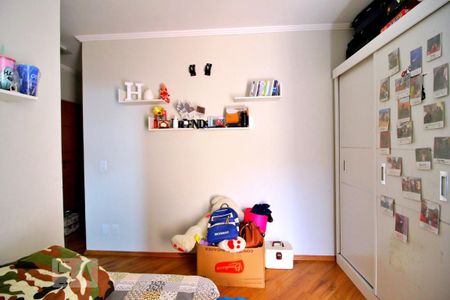 Casa à venda com 256m², 3 quartos e 5 vagasSuíte 2