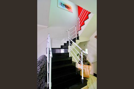 Casa à venda com 256m², 3 quartos e 5 vagasEscada