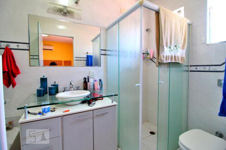 Casa à venda com 256m², 3 quartos e 5 vagasBanheiro da Suíte 1