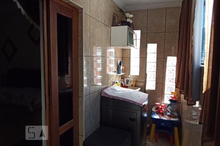 Casa à venda com 180m², 5 quartos e 2 vagas Casa à venda com 180m², 5 quartos e 2 vagasDetalhe da area de serviço 2