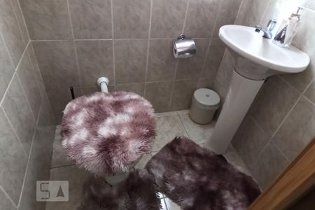 Casa à venda com 180m², 5 quartos e 2 vagas Casa à venda com 180m², 5 quartos e 2 vagasBanheiro 2