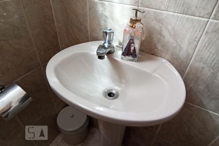 Casa à venda com 180m², 5 quartos e 2 vagas Casa à venda com 180m², 5 quartos e 2 vagasBanheiro 2