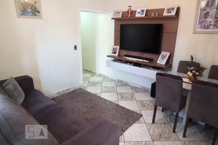Casa à venda com 180m², 5 quartos e 2 vagas Casa à venda com 180m², 5 quartos e 2 vagasSala 2