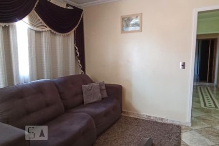 Casa à venda com 180m², 5 quartos e 2 vagas Casa à venda com 180m², 5 quartos e 2 vagasSala 2