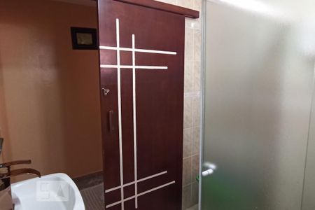 Casa à venda com 180m², 5 quartos e 2 vagas Casa à venda com 180m², 5 quartos e 2 vagasBanheiro